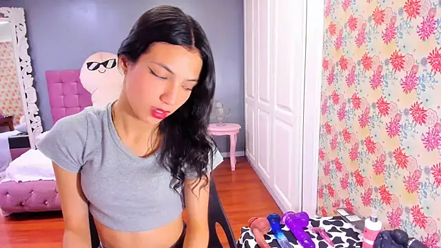 Iris Stone  online show from March 4, 2025, 4:30 pm