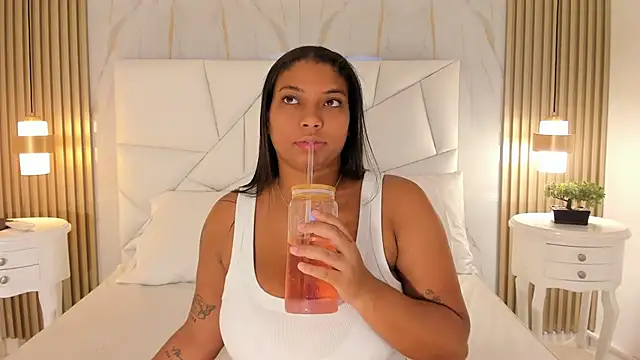 Snapshot of belacampbell chatting on April 10, 2026, 5:01 am belacampbell online show from April 10, 2026, 5:01 am