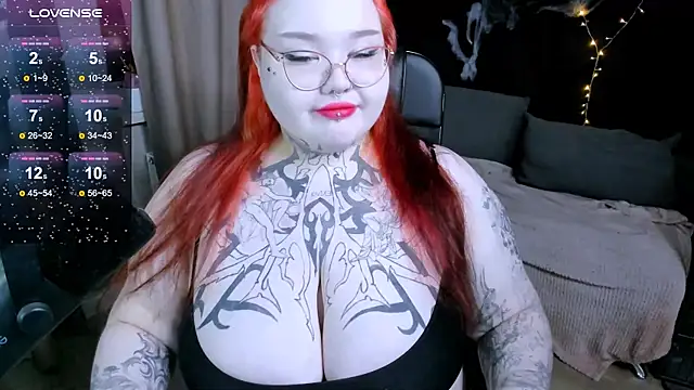 Snapshot of Gotic_Pie chatting on November 19, 2025, 3:23 pm Gotic Pie online show from November 19, 2025, 3:23 pm