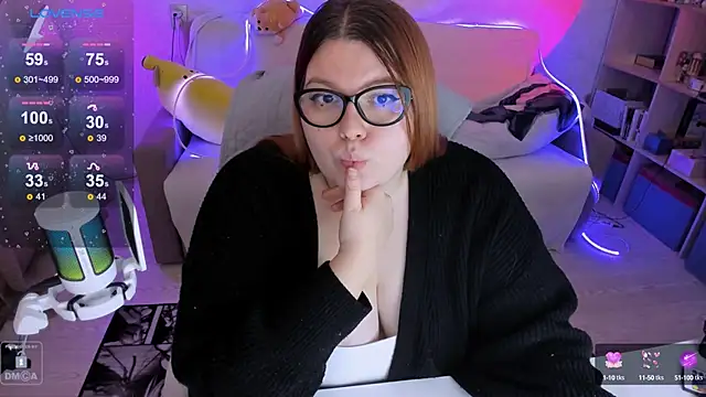 Snapshot of Melissa_Purr chatting on February 17, 2025, 6:48 pm Melissa Purr online show from February 17, 2025, 6:48 pm