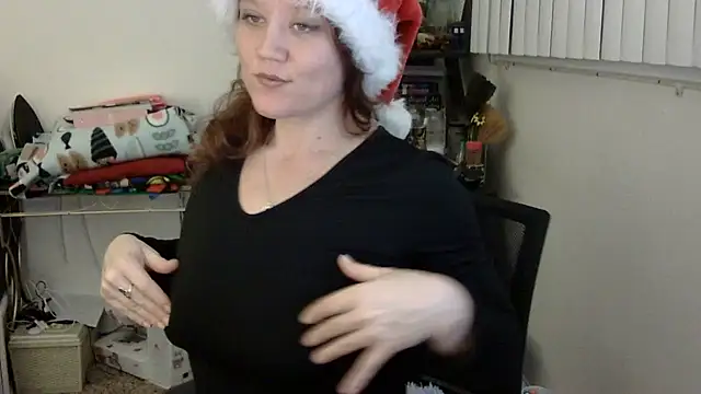 Snapshot of ziggyspice chatting on December 19, 2024, 4:45 am ziggyspice online show from December 19, 2024, 4:45 am