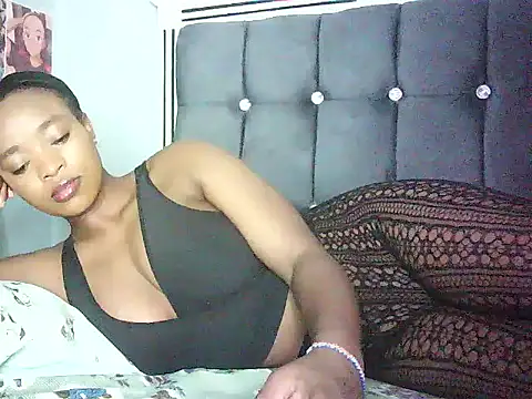 Cryaluna online show from May 23, 2026, 7:35 am