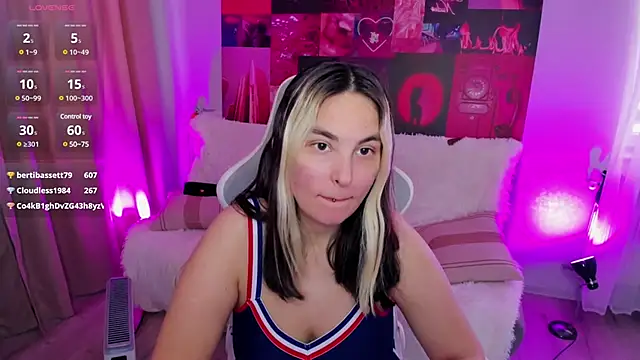 Snapshot of Kate_Burleskk chatting on March 3, 2025, 4:58 am Kate Burleskk online show from March 3, 2025, 4:58 am