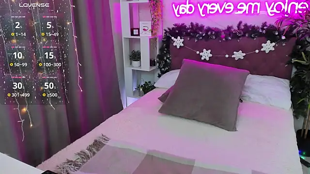 FeralPeach online show from January 4, 2025, 10:38 am