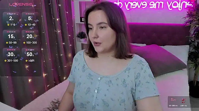 FeralPeach online show from November 9, 2025, 4:33 am