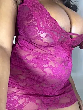 Rose berry online show from November 3, 2025, 6:42 pm