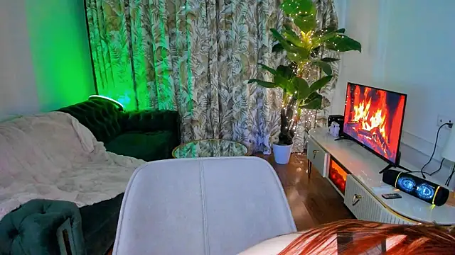 Alyssa Smitt online show from January 13, 2026, 11:21 pm