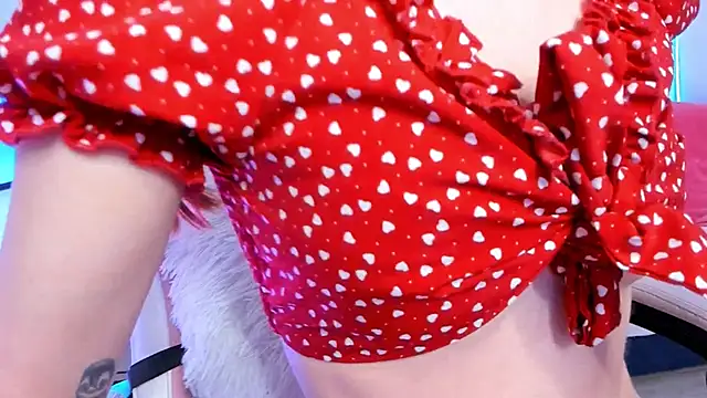 Mia Madden online show from November 24, 2025, 2:22 am