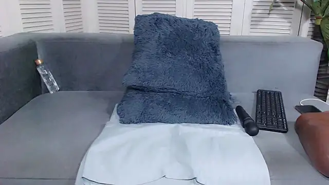 JasmineMoore online show from December 19, 2024, 1:18 am