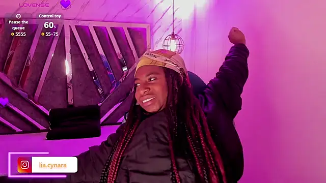 Queen perla  online show from October 4, 2025, 11:30 am