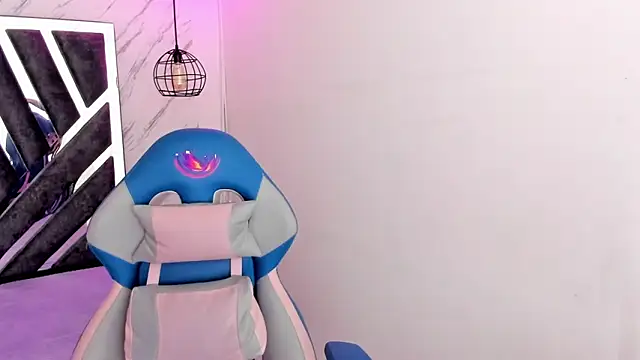 Queen perla  online show from November 13, 2025, 11:42 am