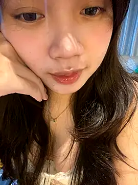 Hotellinh12 online show from October 6, 2025, 4:48 pm