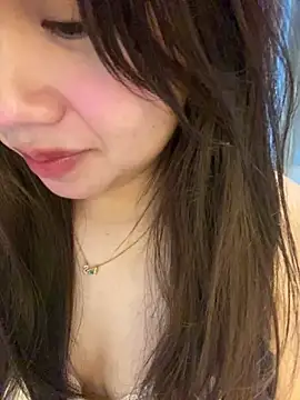 Hotellinh12 online show from October 30, 2025, 4:52 pm