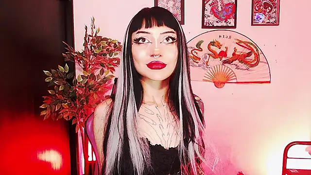 Snapshot of catipetite chatting on May 13, 2026, 3:48 am catipetite online show from May 13, 2026, 3:48 am