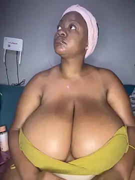 Chubbykarisma27 online show from September 20, 2025, 9:16 pm