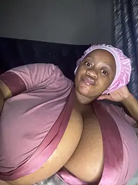 Chubbykarisma27 online show from December 15, 2025, 8:13 pm