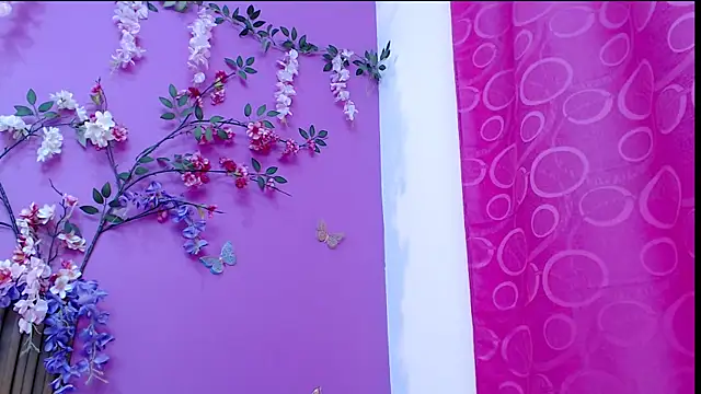 Watagatapitusberry1 online show from February 26, 2025, 1:32 am