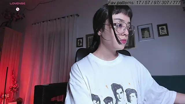 Conlosmichis online show from March 11, 2025, 11:15 pm