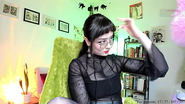 Conlosmichis online show from April 9, 2026, 10:59 pm