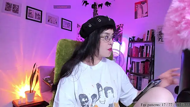 Conlosmichis online show from April 15, 2026, 10:54 pm