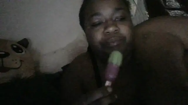 Snapshot of Madisonkoxx chatting on April 6, 2026, 1:25 am Madisonkoxx online show from April 6, 2026, 1:25 am