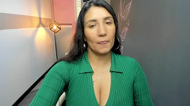 GiaFox  online show from February 5, 2025, 3:42 pm