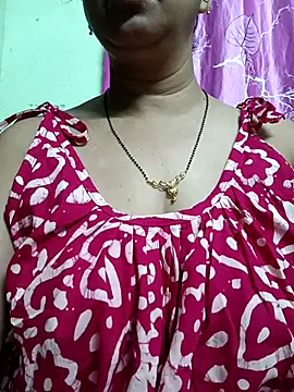 Snapshot of Rosy-B chatting on September 11, 2025, 9:15 pm Rosy-B online show from September 11, 2025, 9:15 pm