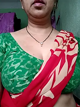 Snapshot of Rosy-B chatting on October 17, 2025, 12:36 am Rosy-B online show from October 17, 2025, 12:36 am