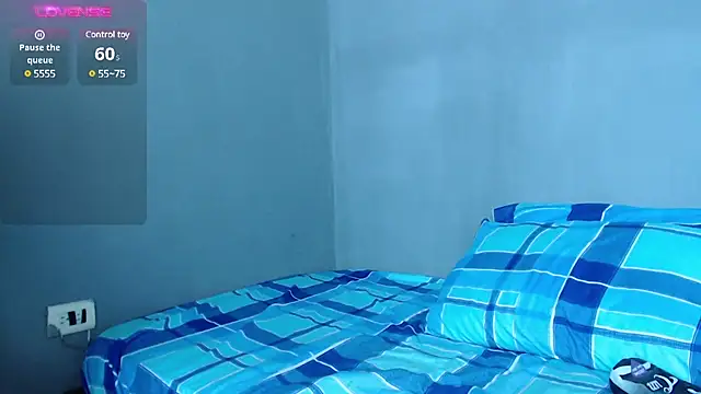 blue violette  online show from February 4, 2025, 4:50 pm