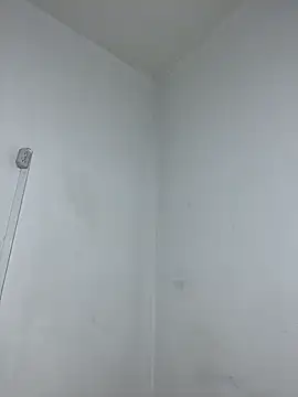 Valentinabaker online show from November 7, 2025, 10:37 am