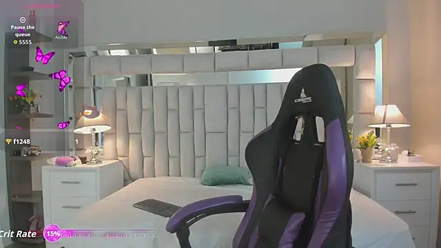 mariiahneedles online show from April 15, 2026, 12:06 am