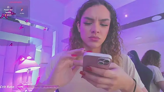 mariiahneedles online show from May 12, 2026, 8:06 pm