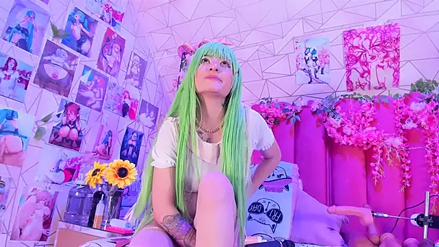 Snapshot of Alicebenett chatting on September 29, 2025, 8:13 pm Alicebenett online show from September 29, 2025, 8:13 pm