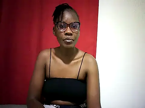 Snapshot of Pierra77 chatting on June 6, 2026, 1:27 pm Pierra77 online show from June 6, 2026, 1:27 pm