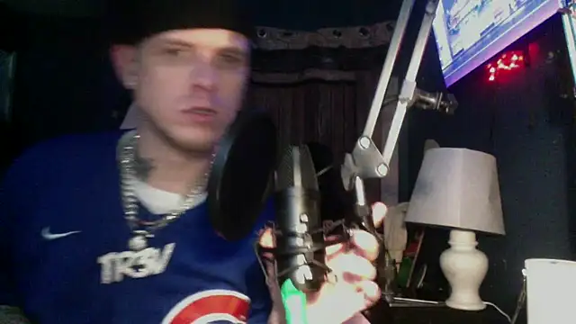 traejddd online show from June 8, 2026, 7:03 pm