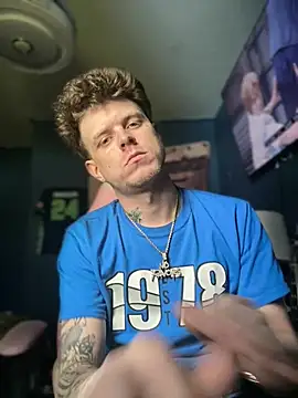 traejddd online show from June 15, 2026, 10:01 pm