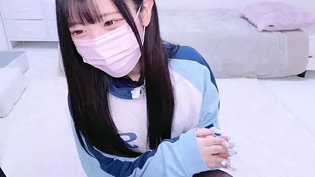 Suzu ch xx online show from January 3, 2025, 6:35 pm