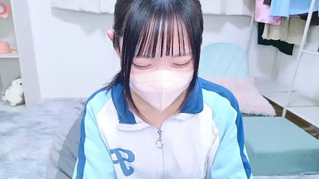 Suzu ch xx online show from February 16, 2025, 9:27 pm