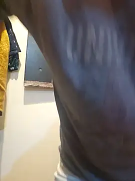 Snapshot of Aian09 chatting on March 5, 2025, 10:43 pm Aian09 online show from March 5, 2025, 10:43 pm