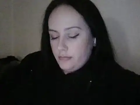 Snapshot of CurvyQueen2023 chatting on February 2, 2025, 8:30 pm CurvyQueen2023 online show from February 2, 2025, 8:30 pm