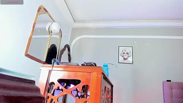 Jimena Grey online show from December 16, 2025, 5:23 am