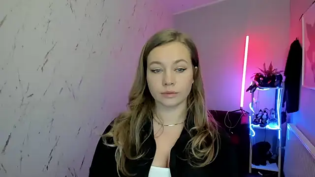 holly xglam online show from January 13, 2026, 9:09 pm