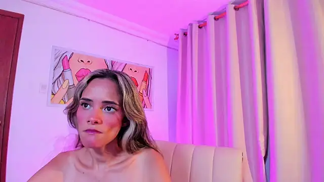 SkiinnyAna online show from October 27, 2025, 7:29 pm