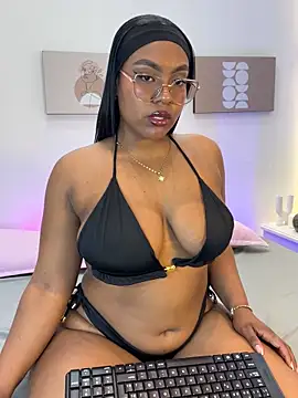 Snapshot of Esmeralda_Duarte chatting on March 3, 2026, 5:35 am Esmeralda Duarte online show from March 3, 2026, 5:35 am