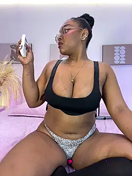 Esmeralda Duarte online show from April 14, 2026, 4:51 am