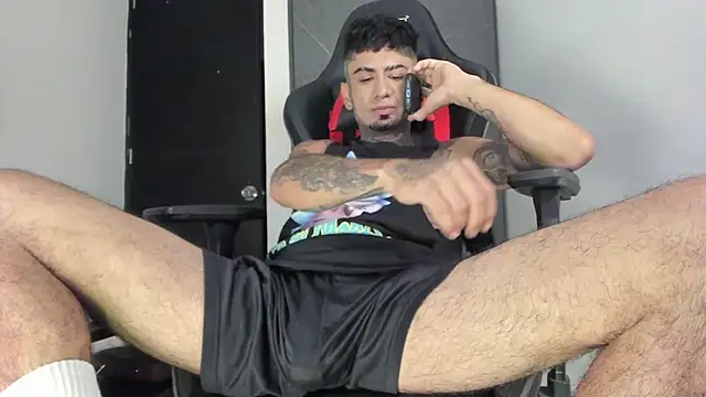 sergiio mesa27 online show from October 28, 2025, 11:36 am