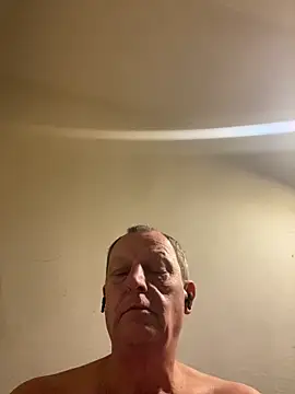 Snapshot of chubbybear2cum chatting on September 14, 2025, 1:27 am chubbybear2cum online show from September 14, 2025, 1:27 am