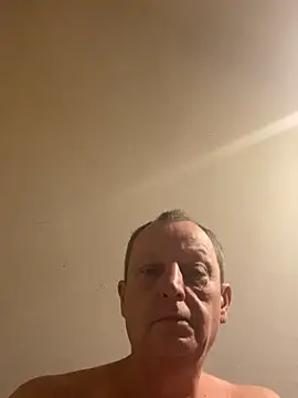 Snapshot of chubbybear2cum chatting on September 17, 2025, 4:47 am chubbybear2cum online show from September 17, 2025, 4:47 am