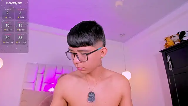 CodyTwink online show from April 8, 2026, 11:10 am