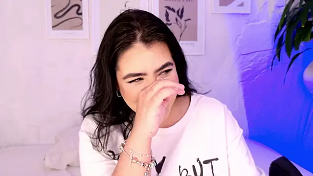 Harmonybabe  online show from November 1, 2025, 7:49 pm